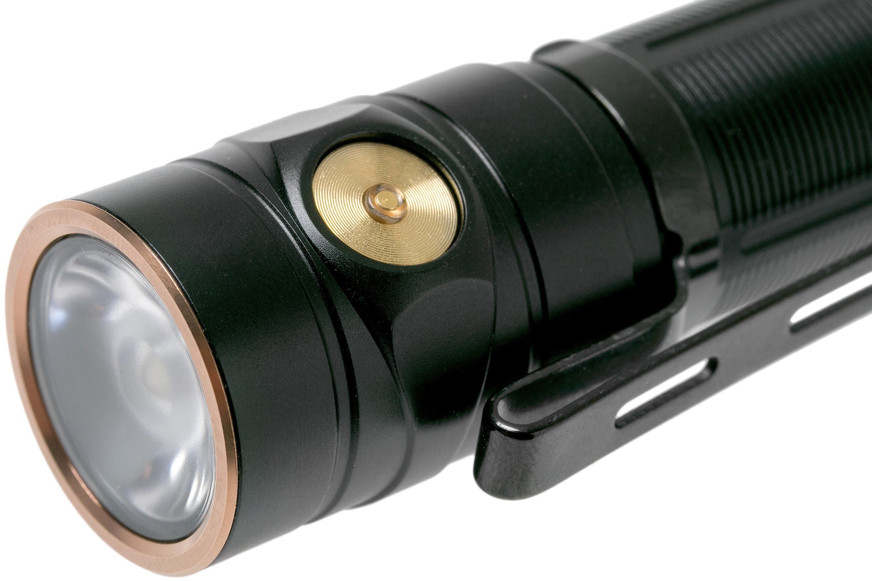 Fenix E30R Taschenlampe