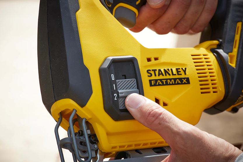 Stanley SFMCS600M2K FATMAX® V20 Akku-Stichsäge 18 Volt 4,0 Ah Li-Ion
