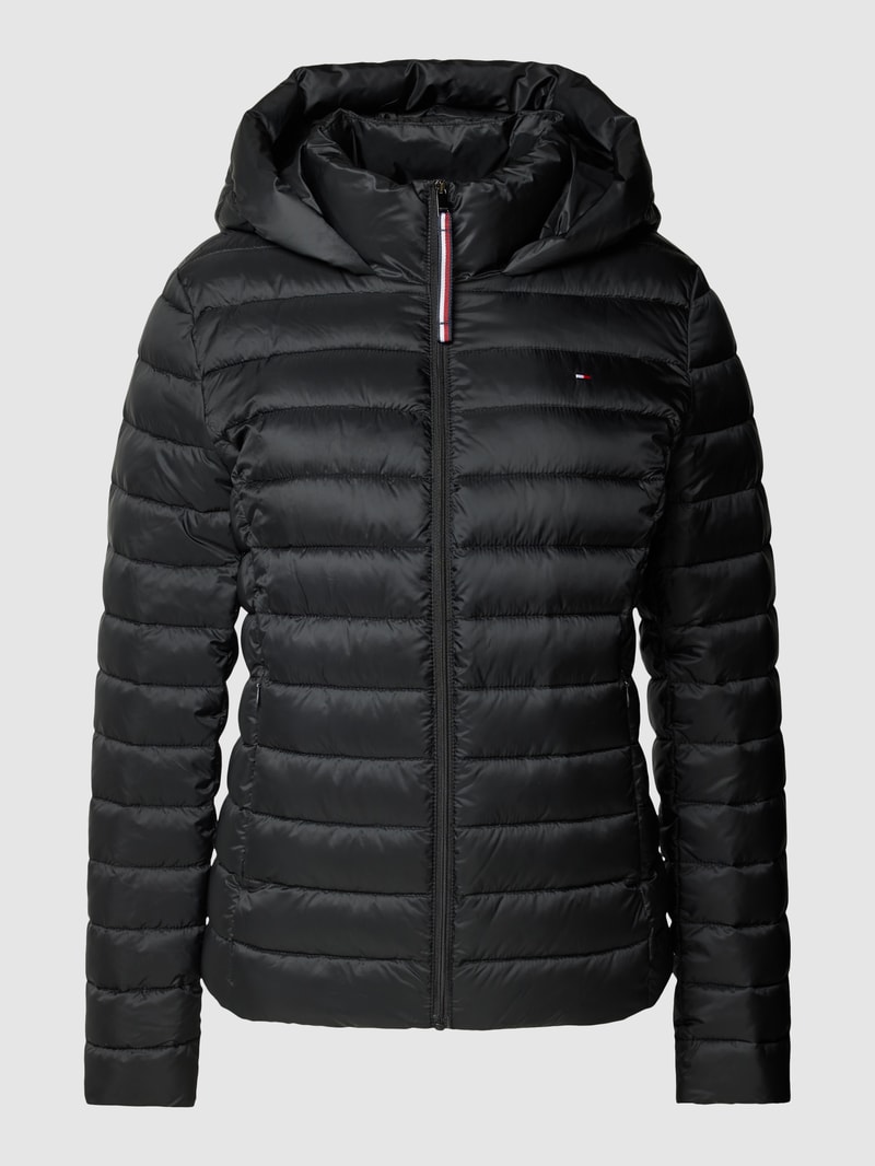 Steppjacke mit Kapuze und Label-Stitching in schwarz