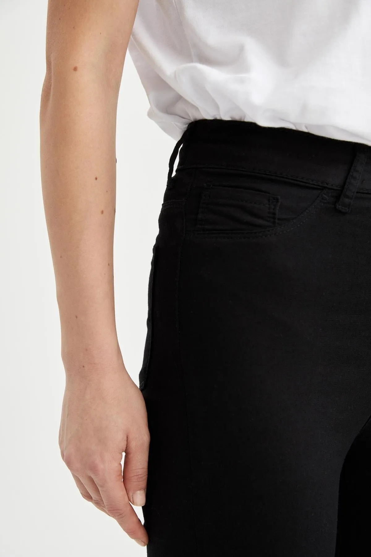 DeFacto  Jeanshose im Super Skinny Fit X0800az22sp