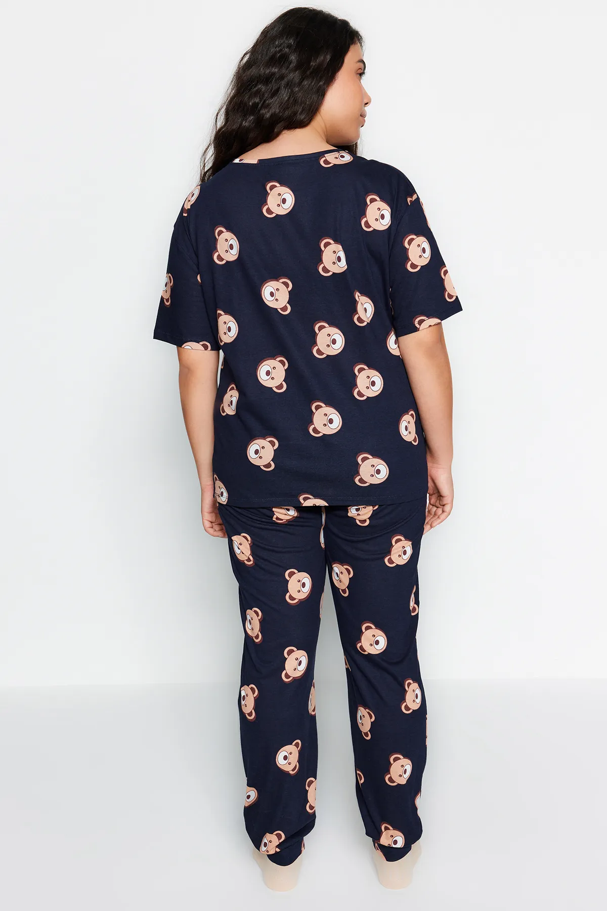 Trendyol Curve  Marineblaues Pyjama-Set aus Strick mit Teddybär-Muster TBBAW23AI00039