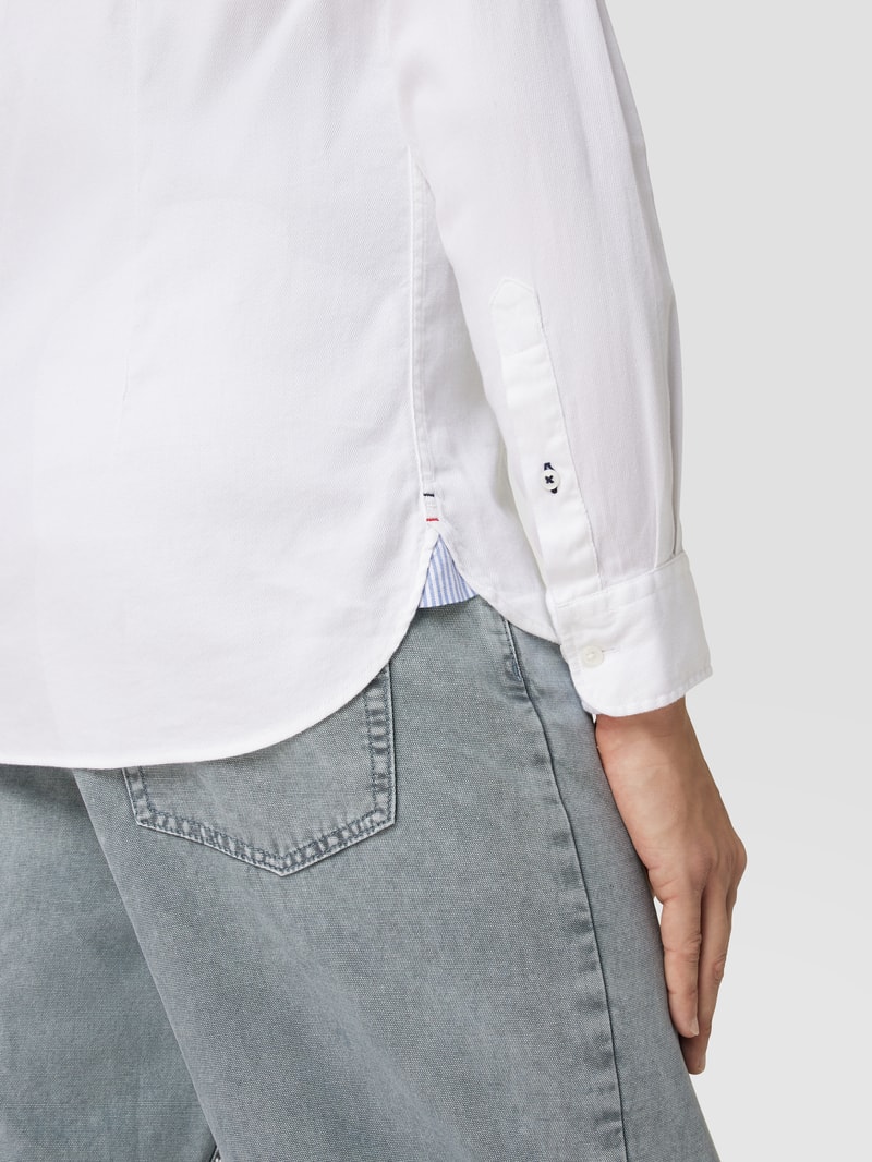 Slim Fit Freizeithemd mit Button-Down-Kragen Modell 'CORE' in weiß