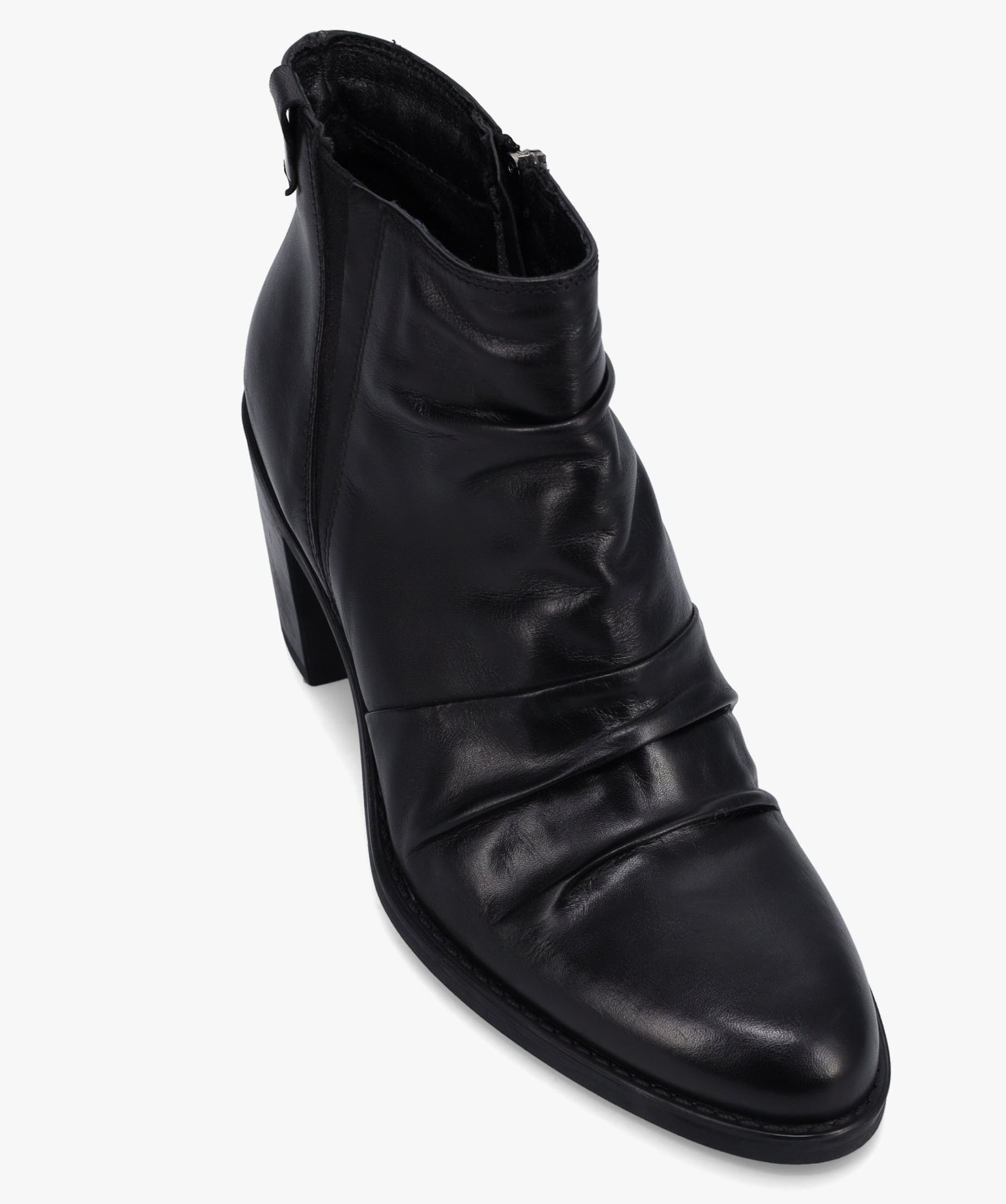 Boots femme à talon dessus en cuir drapé uni noir | GEMO