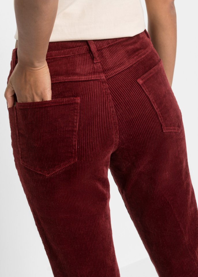 Cordhose im Mom Fit