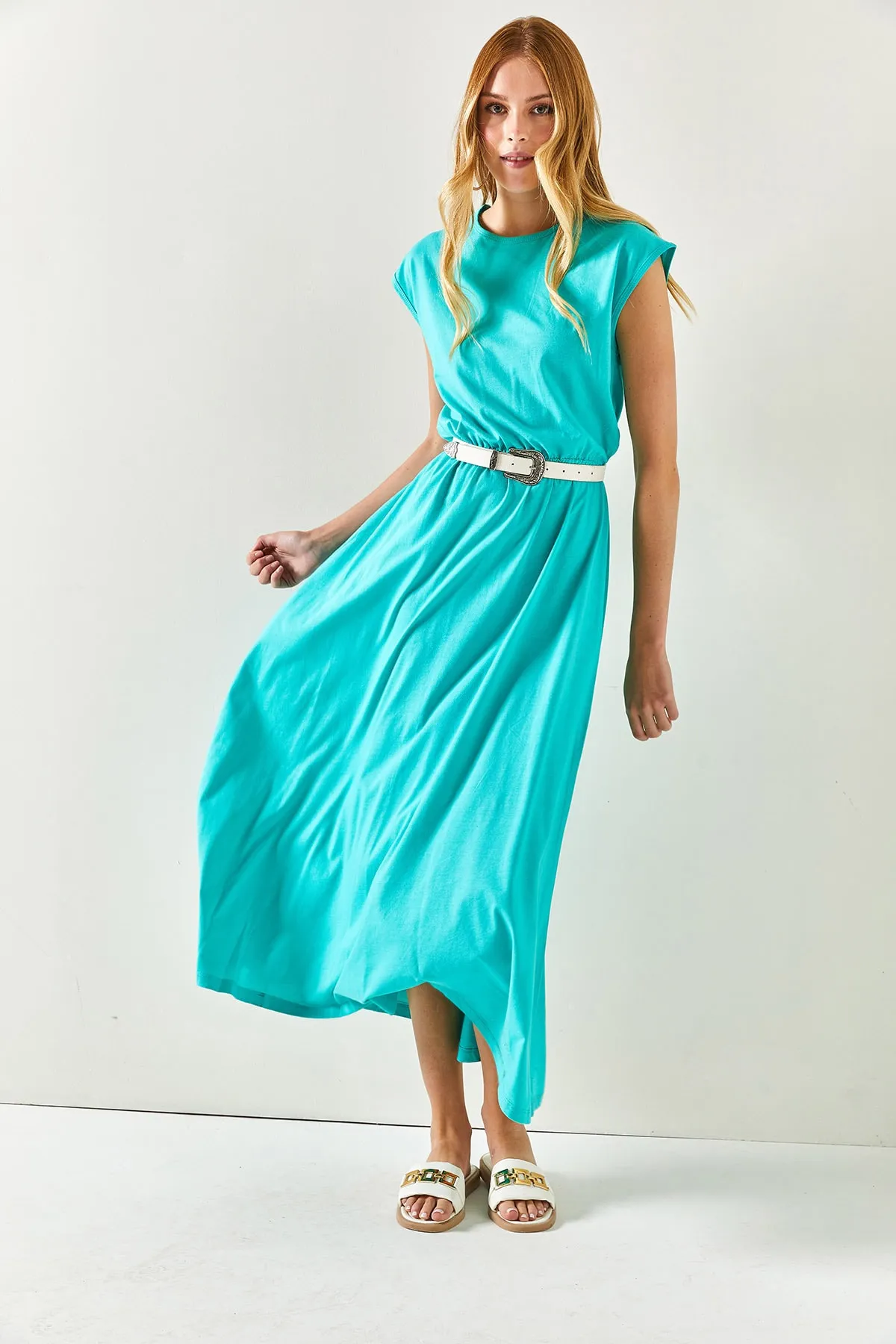 Olalook  Grünes Damenkleid aus gekämmter Baumwolle mit elastischem Bund und Fledermausärmeln ELB-19001509