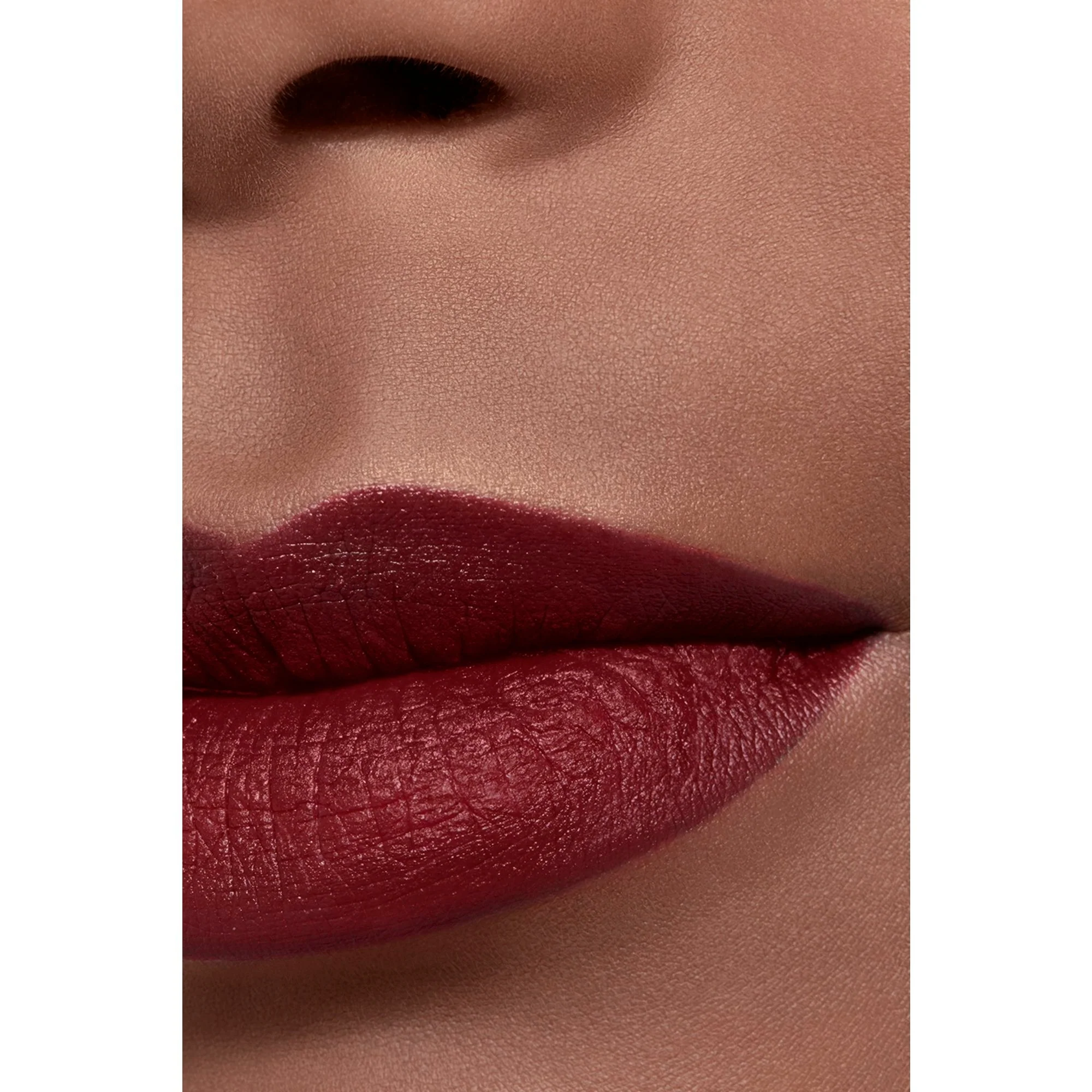 ROUGE ALLURE VELVET - EL LABIAL LUMINOSO Y TERCIOPELOSO