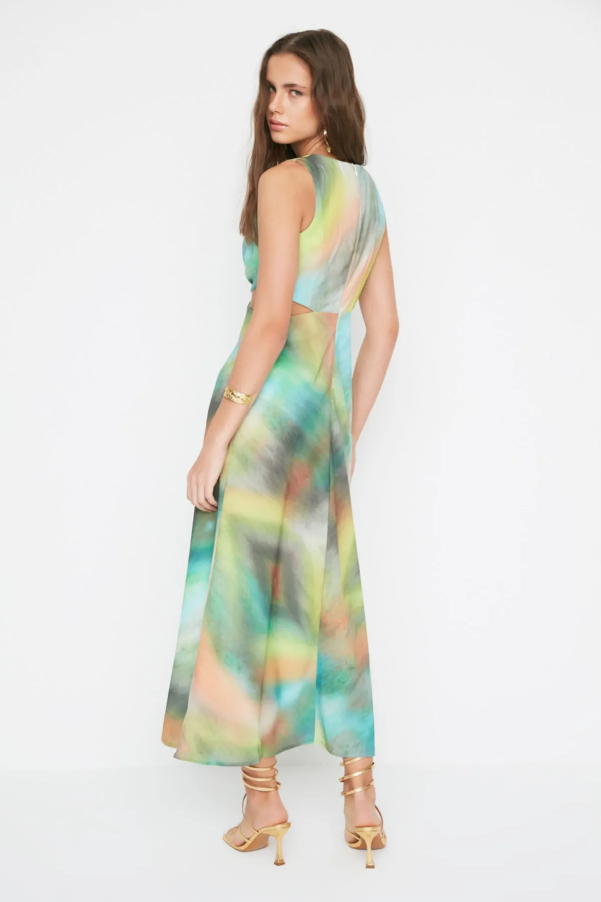 Trendyol Collection  Mehrfarbiges, gewebtes Kleid mit Bauchdetail TWOSS21EL3578