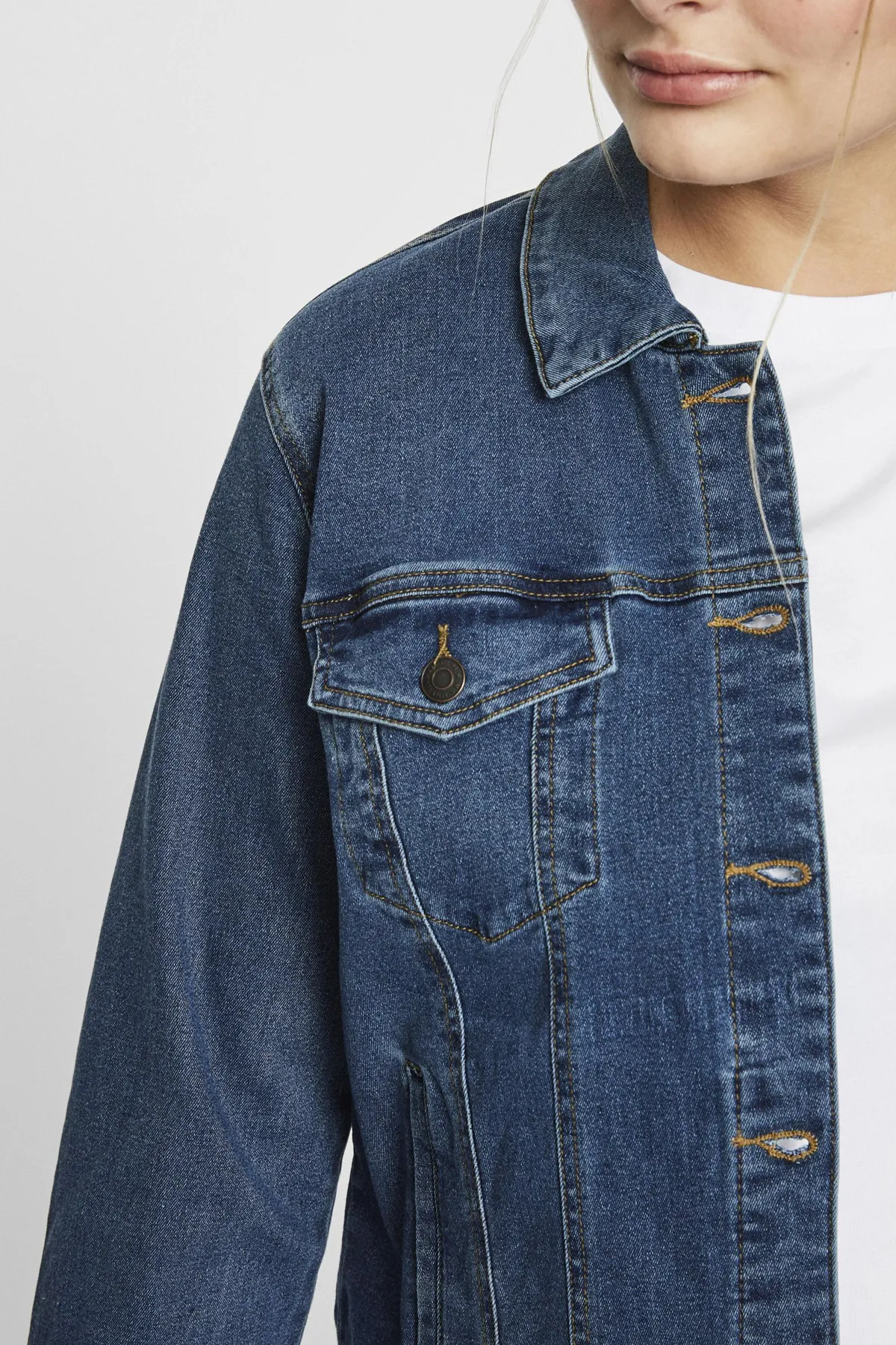 Veromoda Curve  Große Größen in Jacke - Blau - Regular Fit