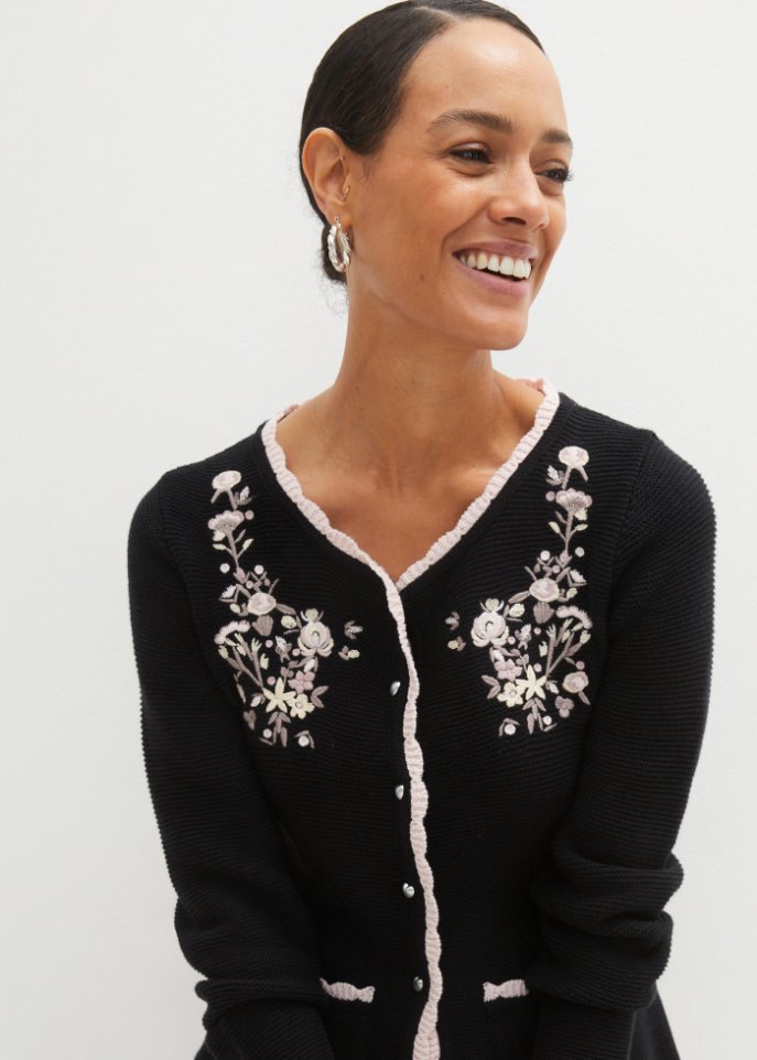 Hübsche Trachten-Strickjacke mit Stickerei