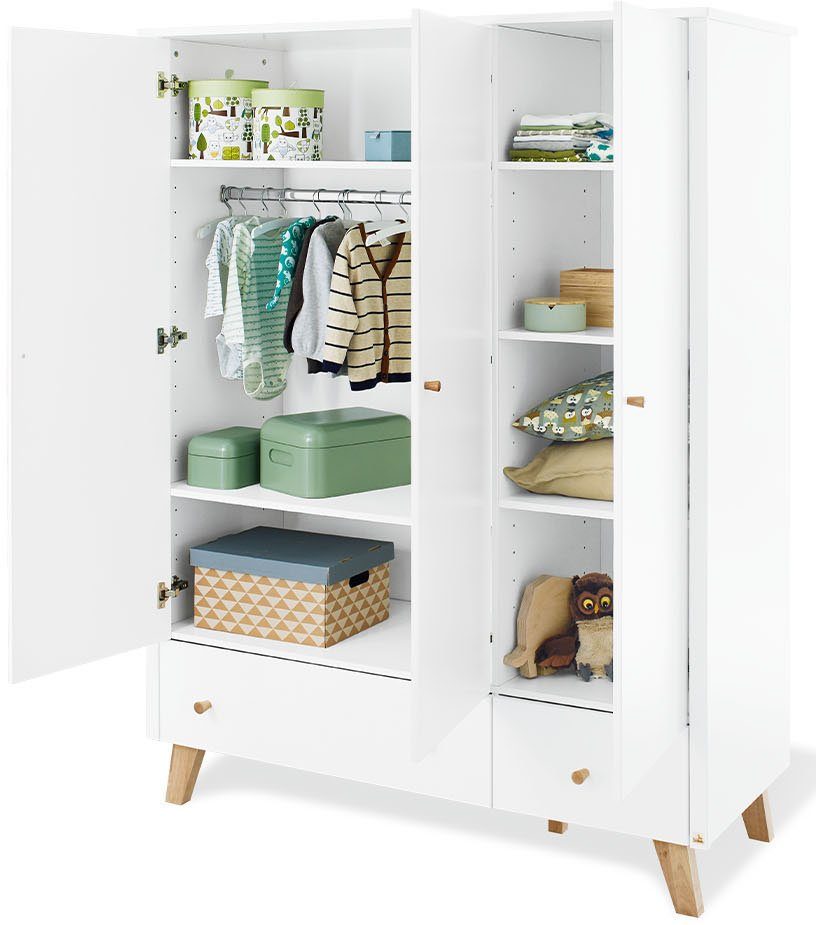 Pinolino® Babyzimmer-Komplettset Hilda & Pan, (Set, 3-St., Hausbett, Wickelkommode, Kleiderschrank), breit groß; mit Hausbett, Wickelkommode & 3-trg. Kleiderschrank