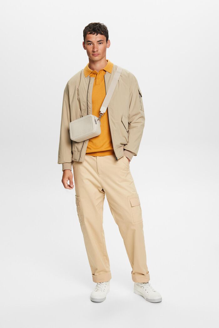Wollpullover im Polo-Stil