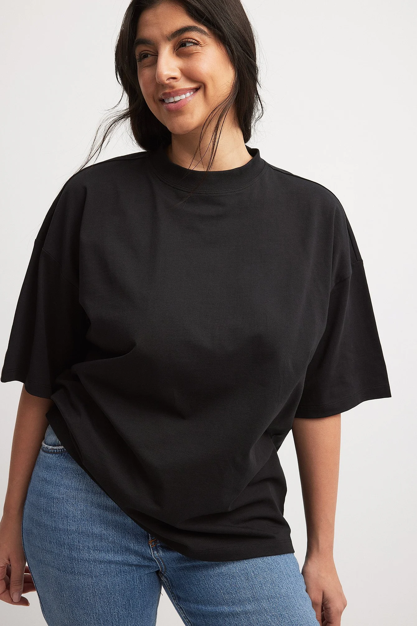 Oversize-T-Shirt mit versetzter Schulter