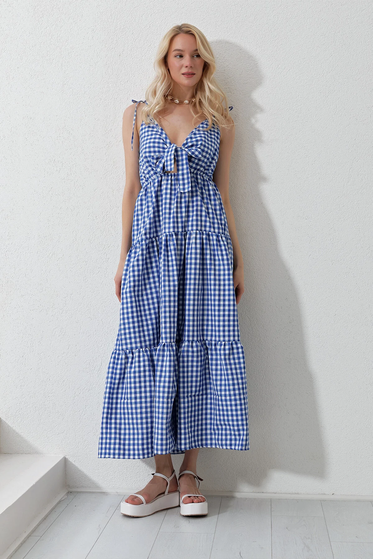 Trend Alaçatı Stili  Damen-Kleid aus Popeline mit Saxe-Trägern, mehrlagig, Volant vorne, Schnürung, Maxilänge, gewebt, ALC-X11939