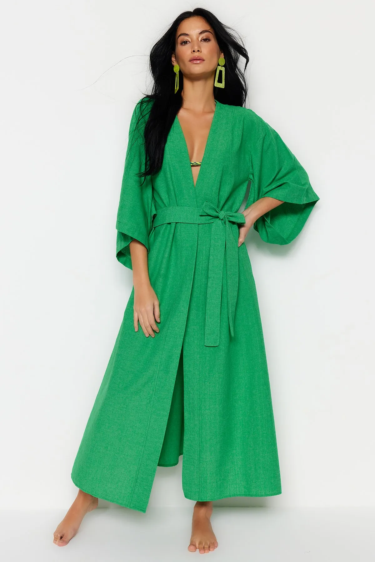 Trendyol Collection  Grüner, gewebter Maxi-Kimono und Kaftan in Leinenoptik mit Gürtel TBESS23KM00058