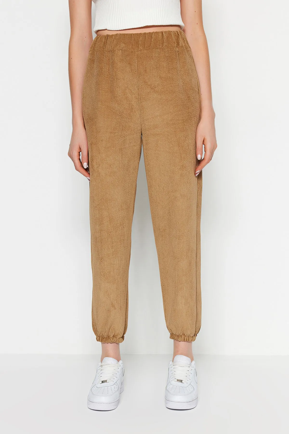Trendyol Collection  Kamelfarbene Webhose mit hoher Taille TWOAW23PL00297