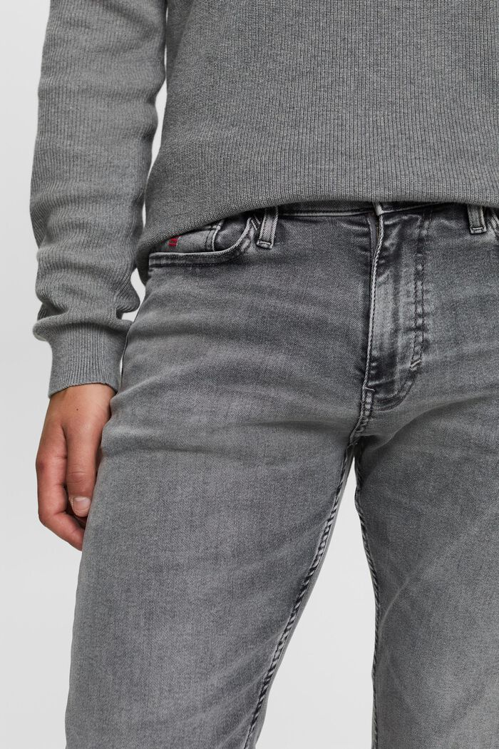 Jeans mit schmaler Passform und mittelhohem Bund
