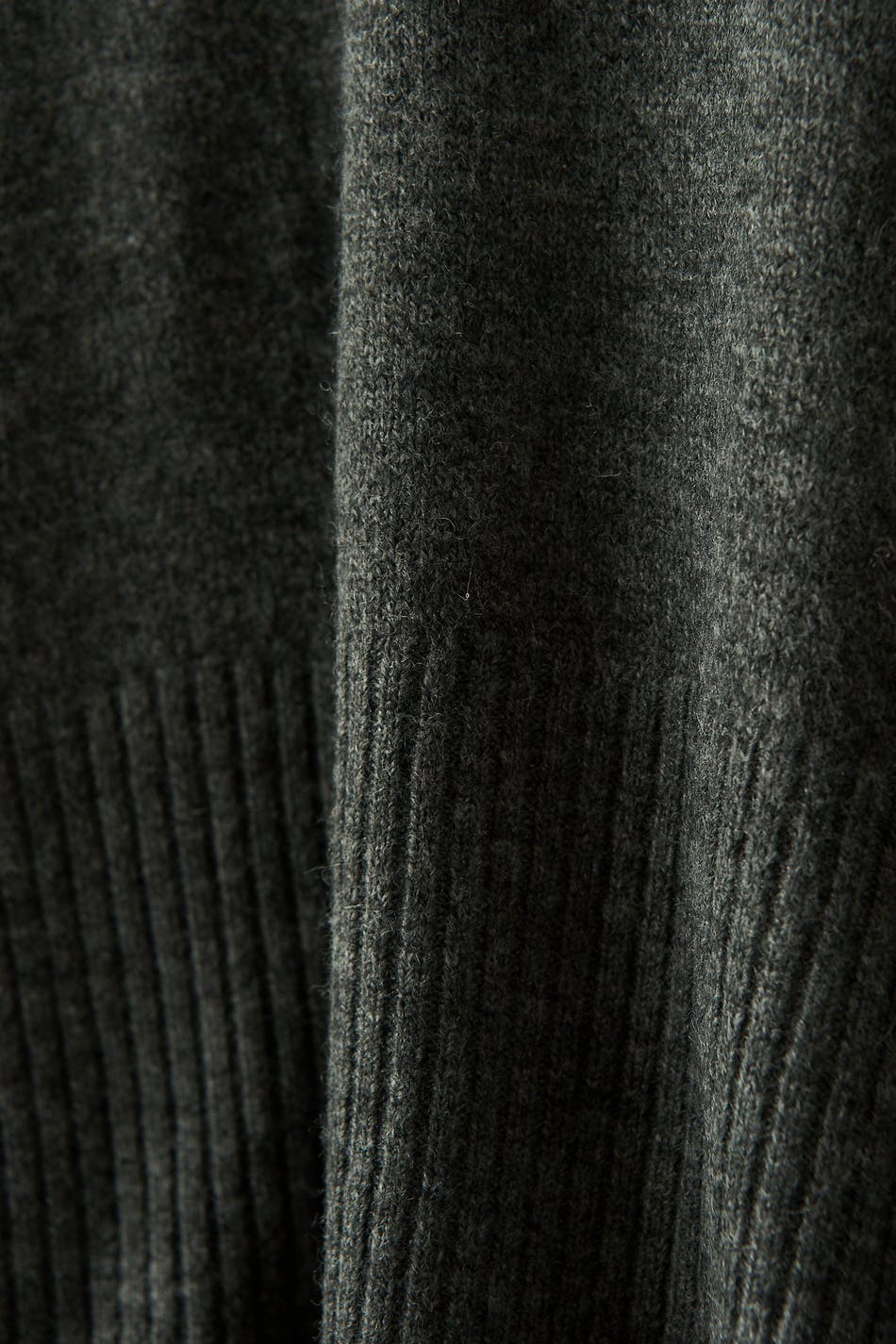 Lova knitted sweater
