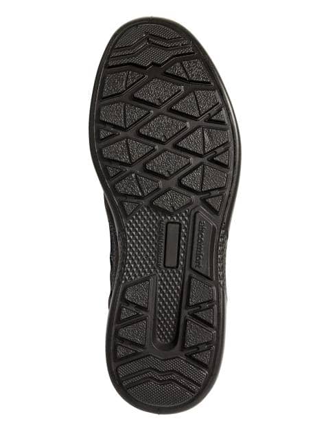Schnürschuh mit kontrastfarbenen Nähten.