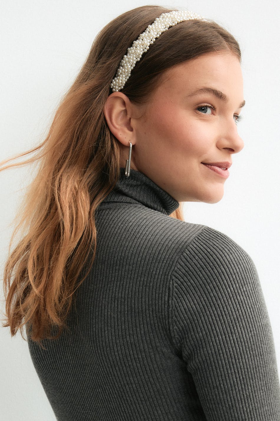 Pleated pearl headband