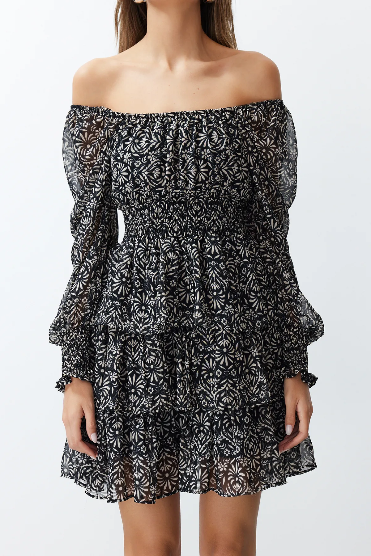 Trendyol Collection  Schwarz gemustertes Skater-Volant-Chiffon-Minikleid TWOSS24EL00916