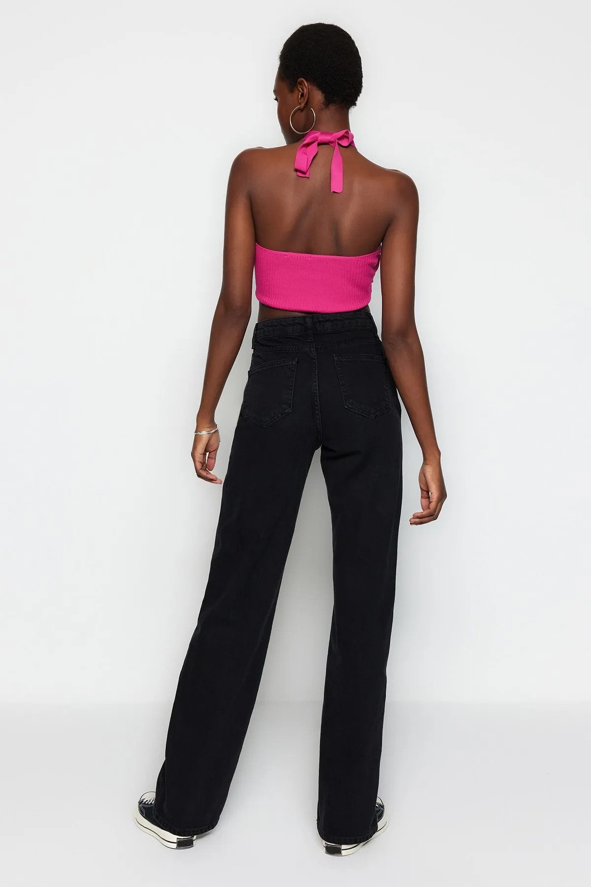 Trendyol Collection  Schwarze Jeans mit hoher Taille und weitem Bein TWOSS23JE00068