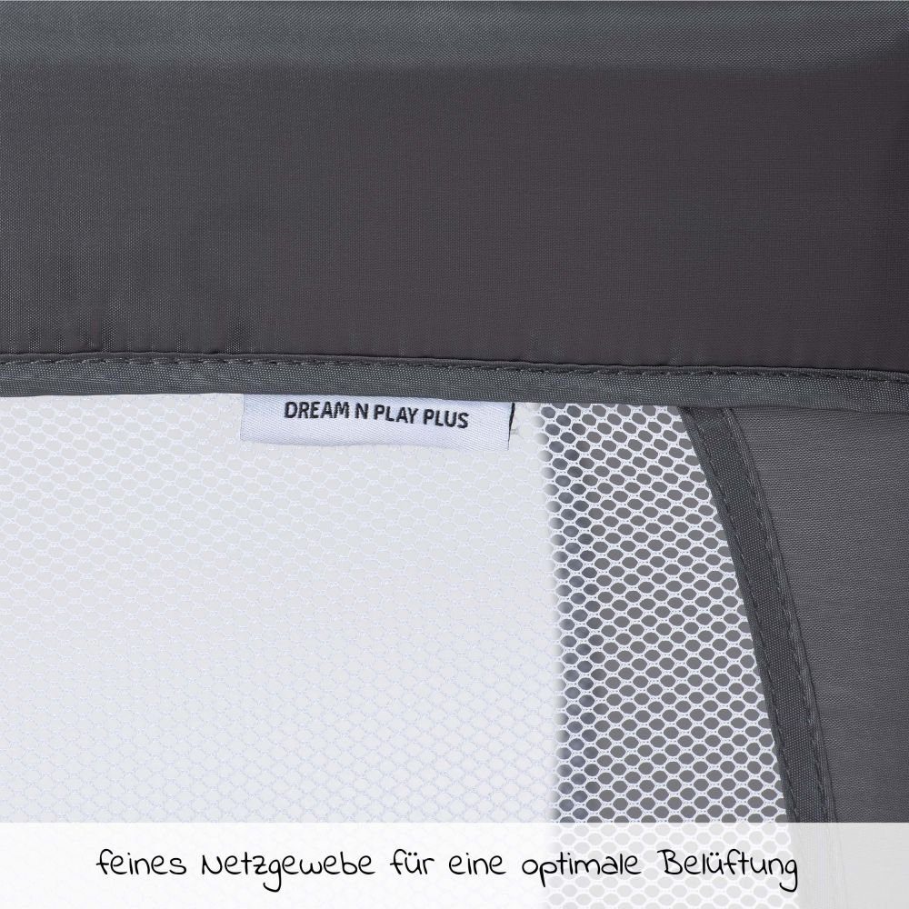Hauck Baby-Reisebett Dream'n Play Plus - Grey, 3-tlg., Kinderreisebett mit Reisebett Matratze, Moskitonetz Tasche & Einstieg