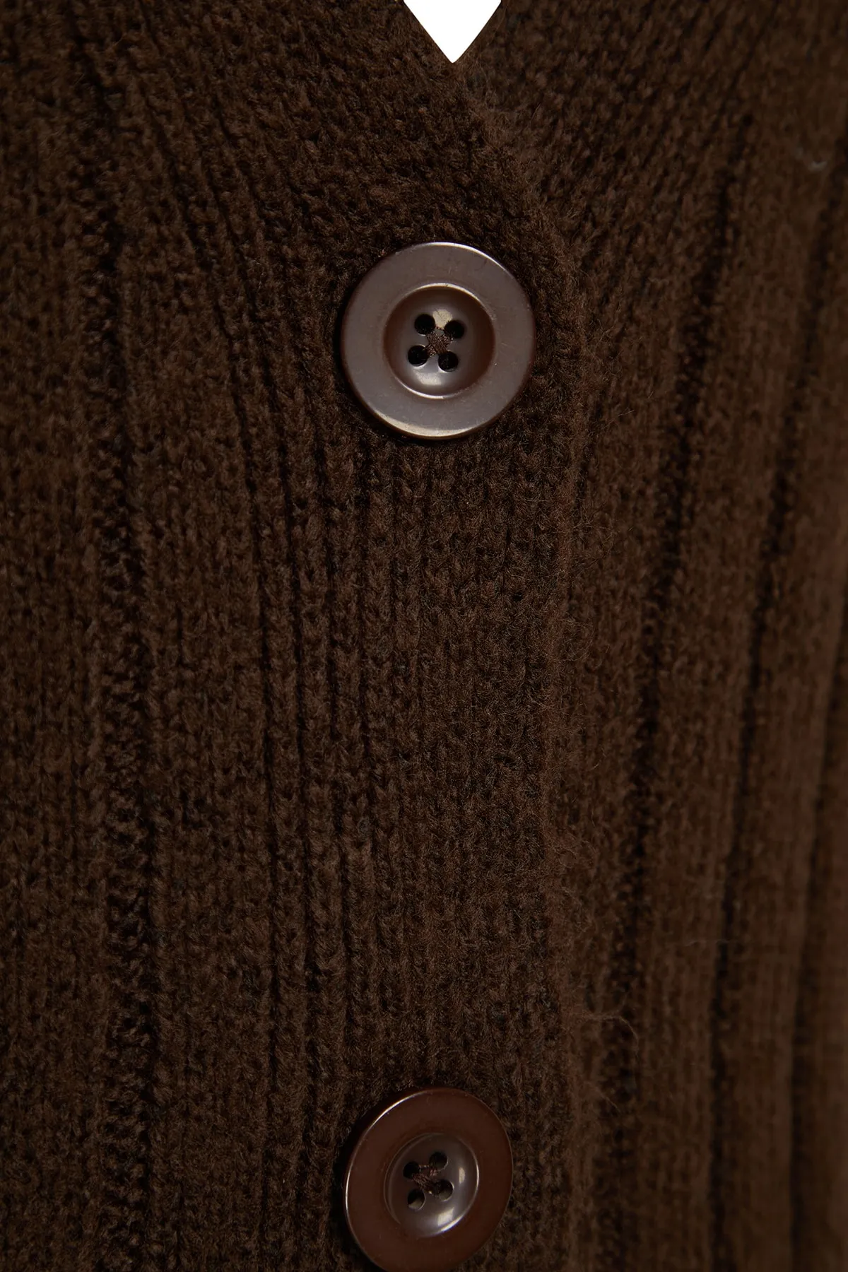 Trendyol Collection  Braunes, weit geschnittenes Set aus Oberteil und Unterteil aus weicher Strickware TWOAW22AU0128