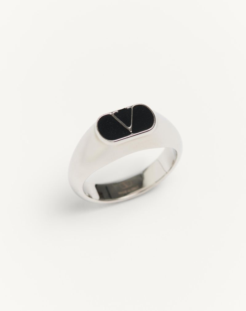 Anel exclusivo Chevalier VLogo em metal e esmalte