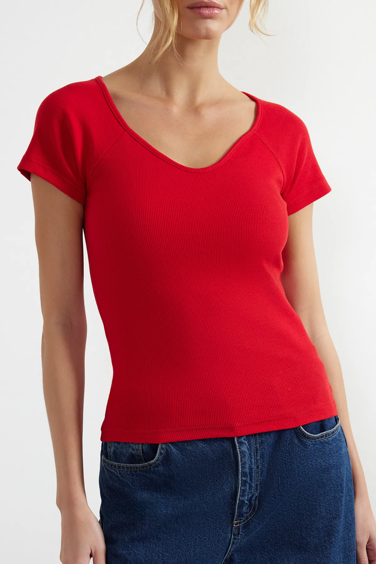 Trendyol Collection  Rote, taillierte Strickbluse aus Baumwollstretch TWOSS21BZ0579
