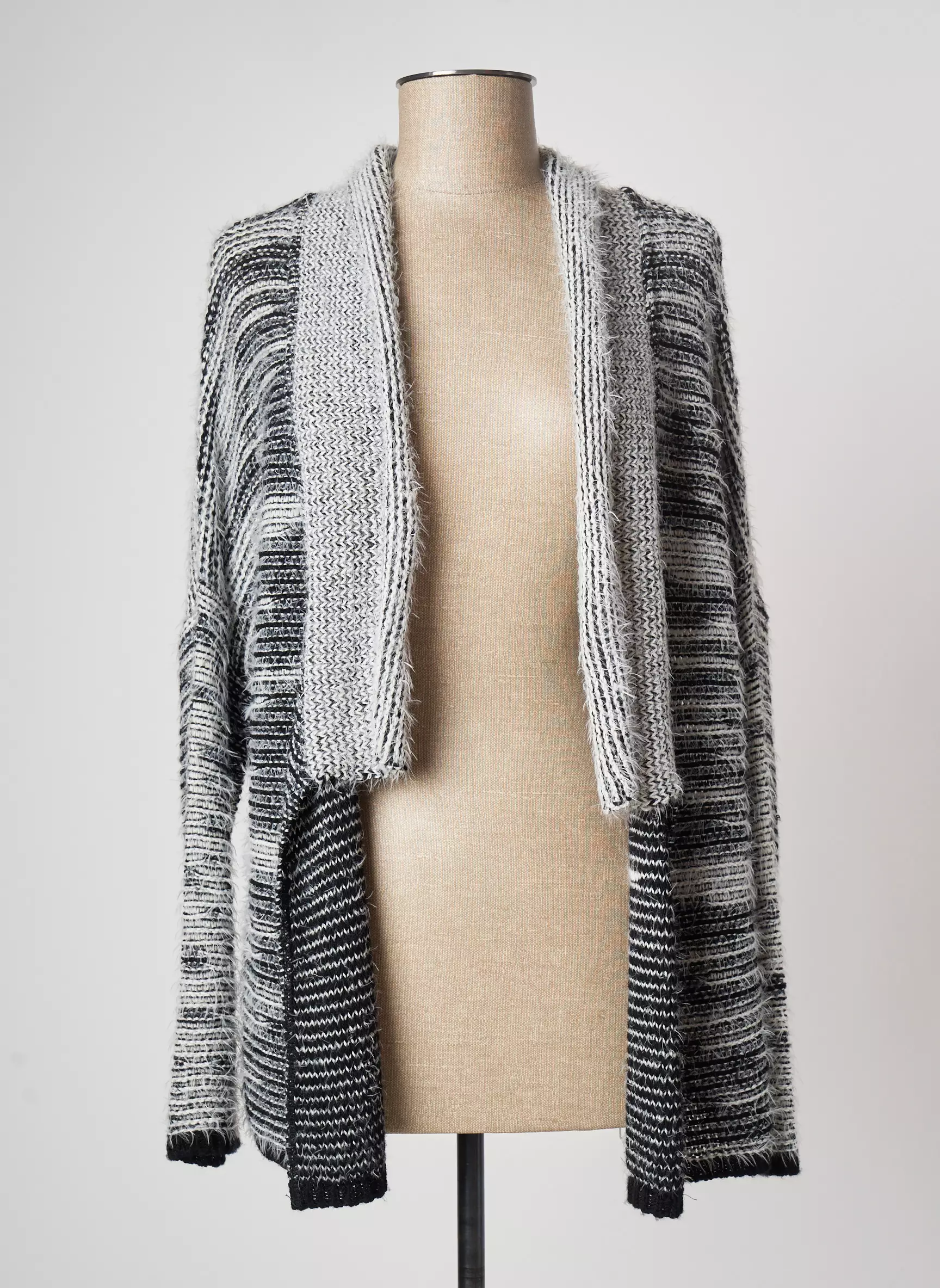 Meri Esca Cardigans Femme couleur noir