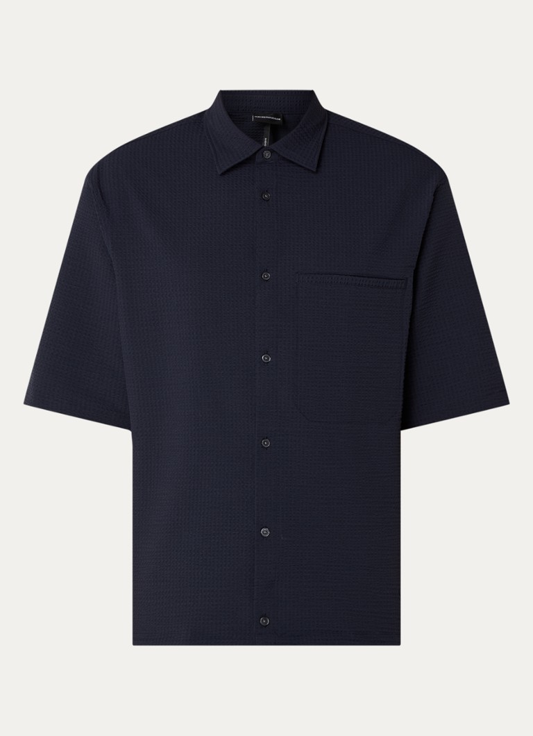 Camisa Emporio Armani de corte regular com textura e bolso no peito.