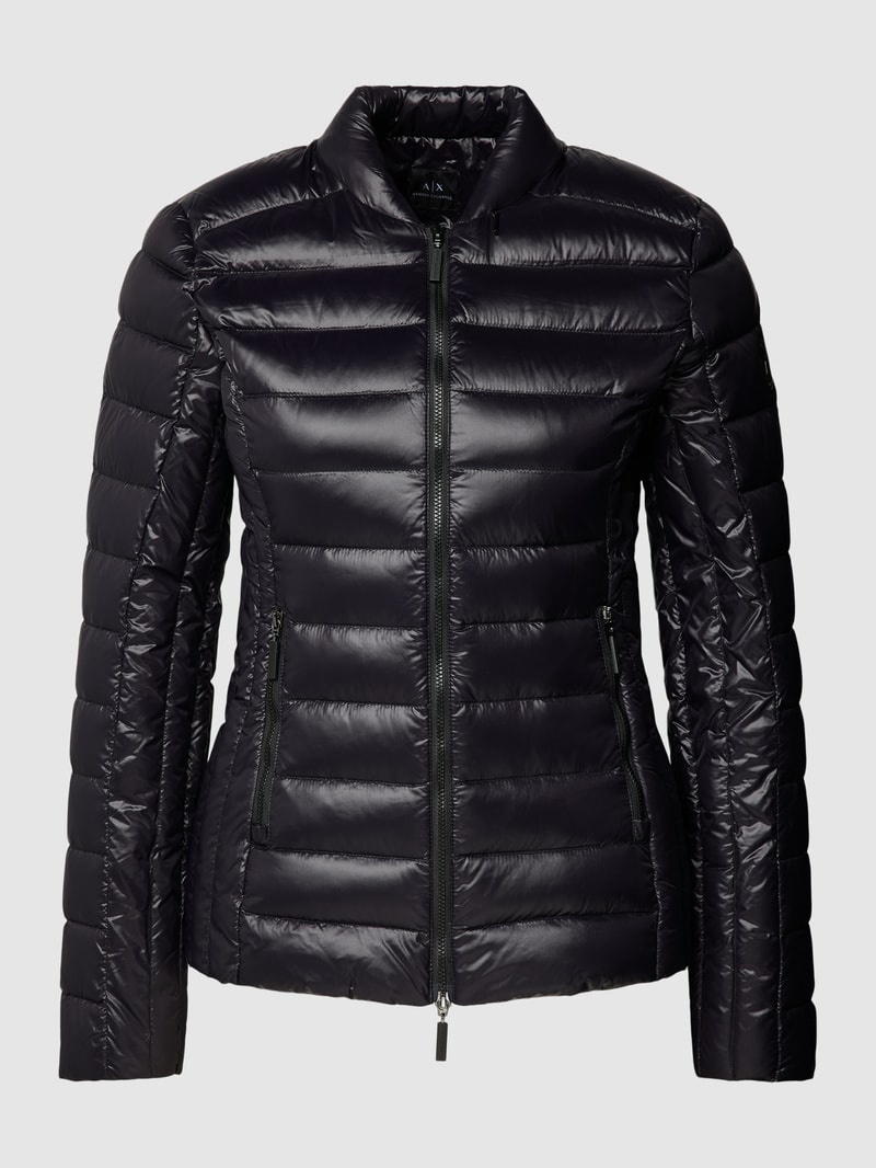Daunenjacke mit Steppnähten in schwarz