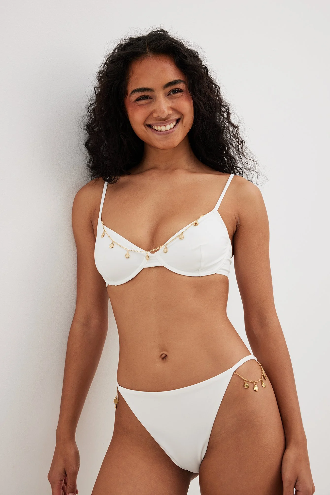Bikini-Höschen mit kleinem Sonnendetail
