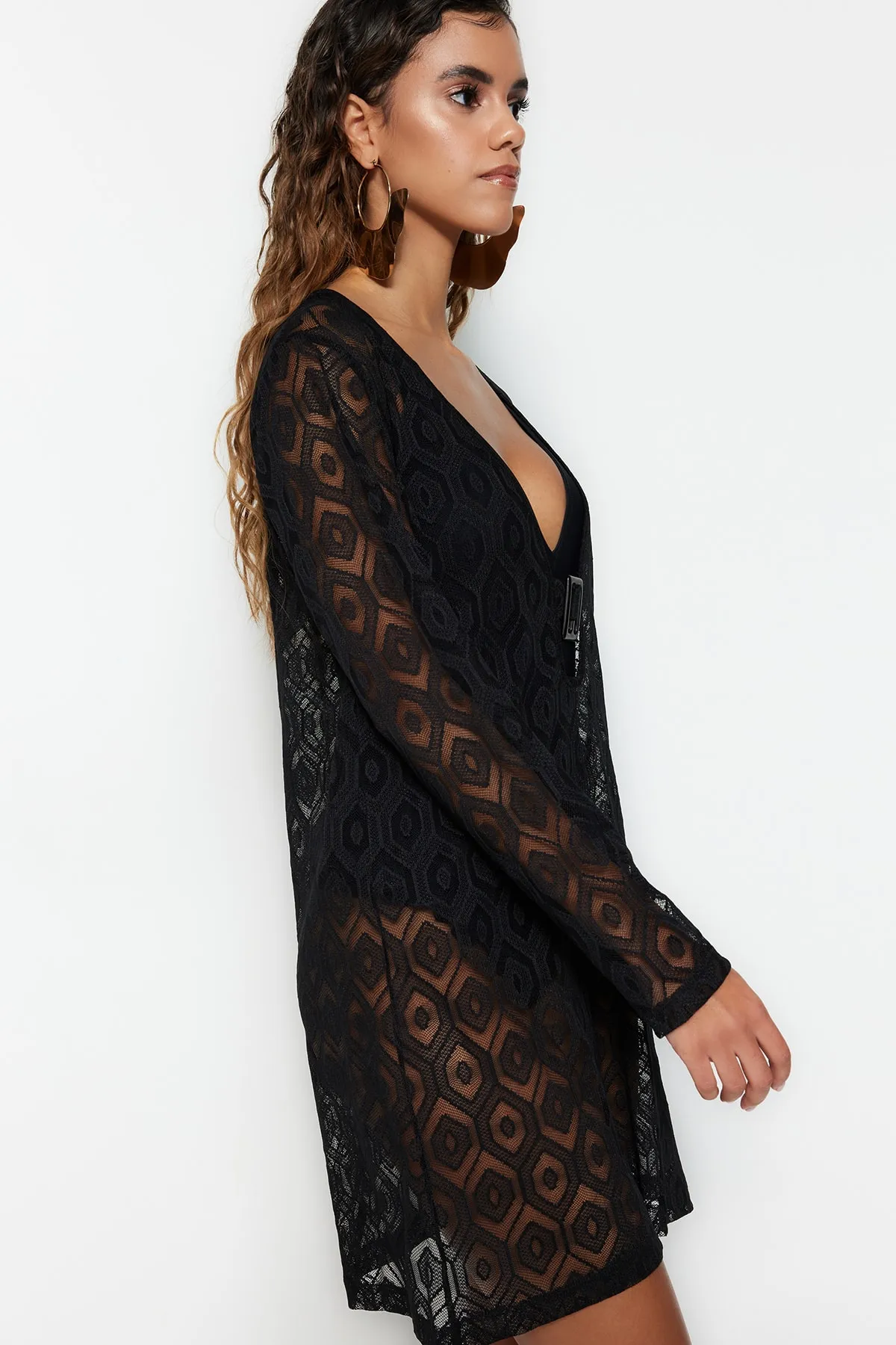 Trendyol Collection  Schwarzes Mini-Strandkleid mit gewebtem Accessoire TBESS23EL00105