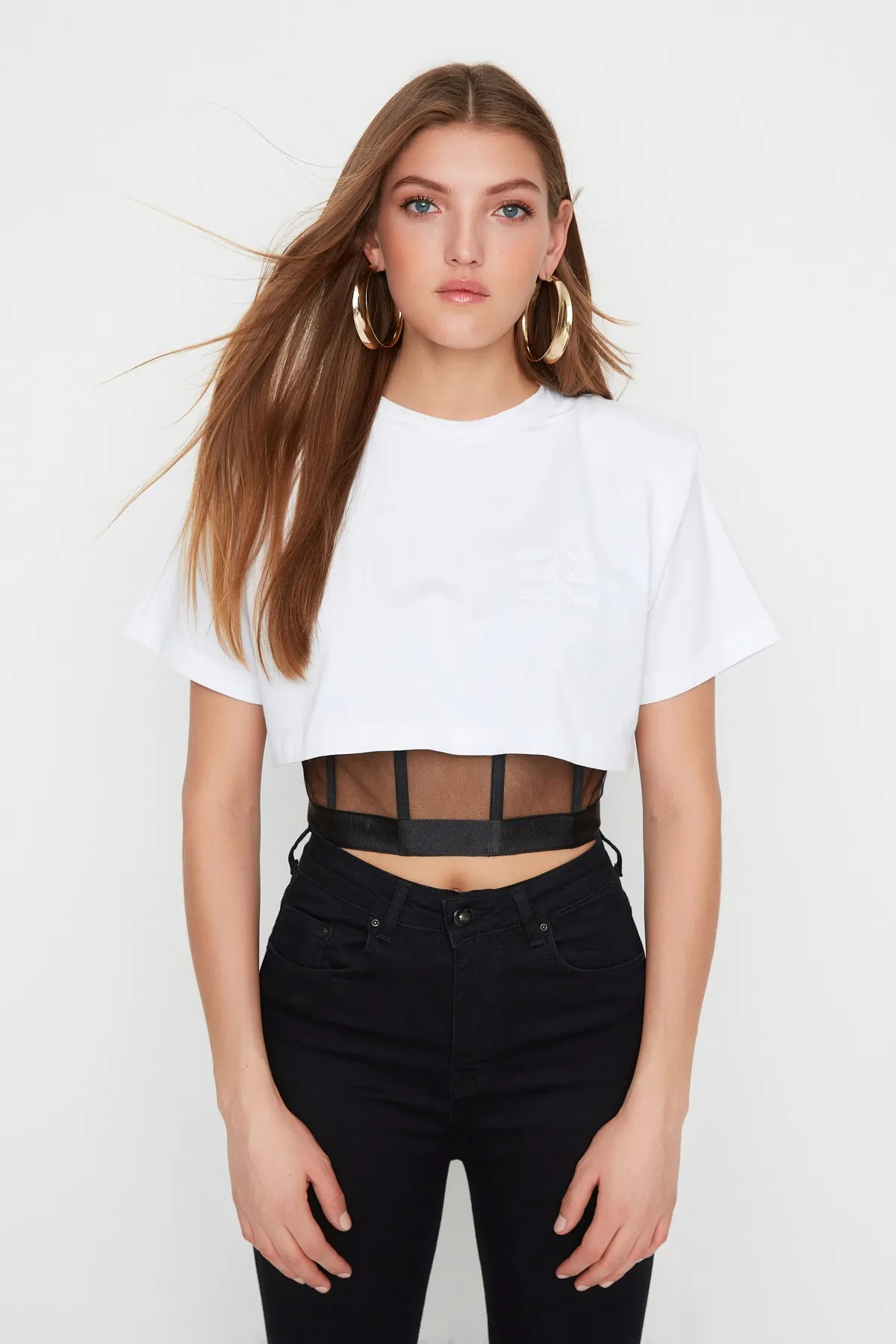 Trendyol Collection  X Sagaza Studio Weiße Korsett-Bluse mit detaillierten Details TPRSS22BZ00005