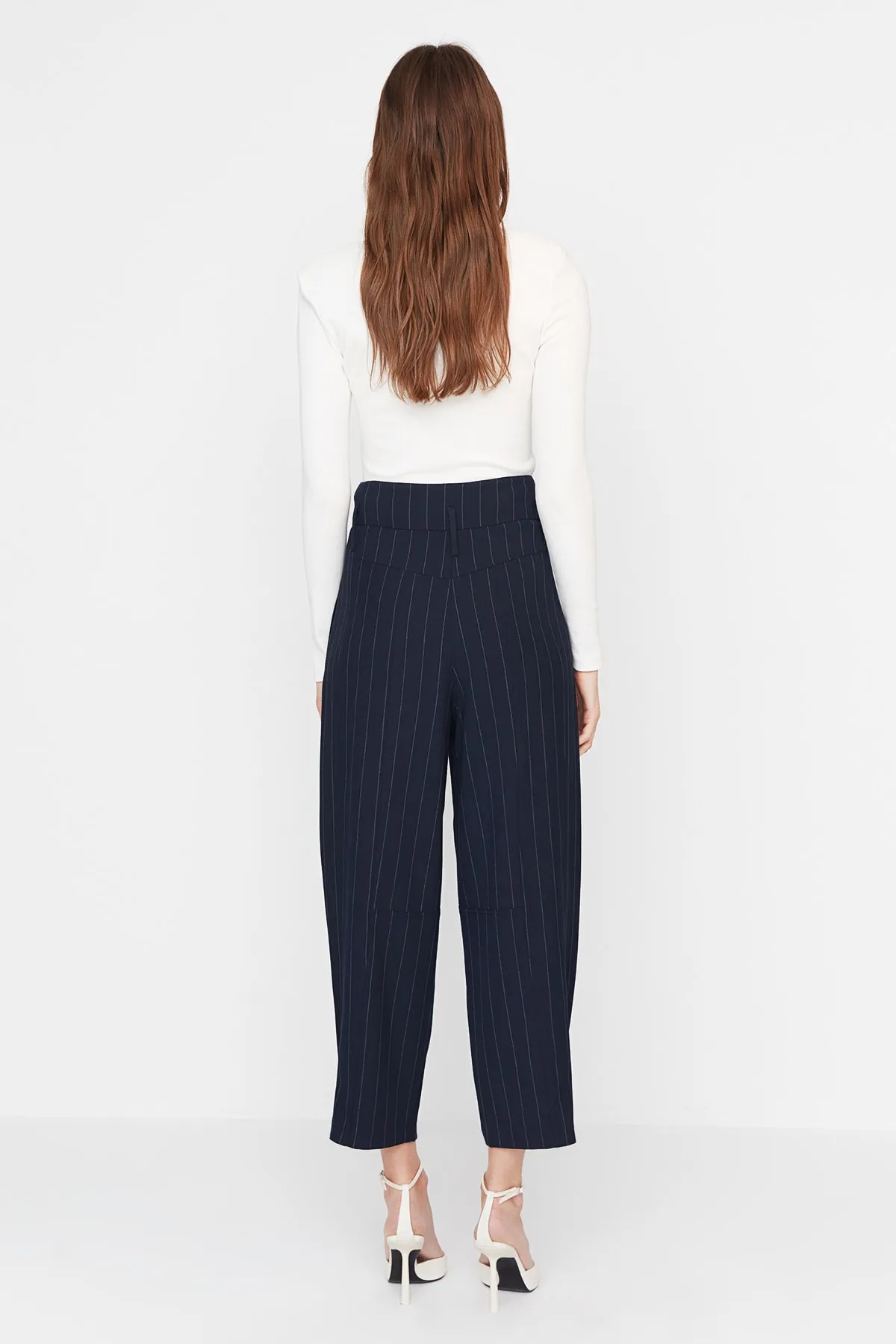 Trendyol Collection  X Sagaza Studio Marineblau gestreifte detaillierte Hose TPRAW23PL00039