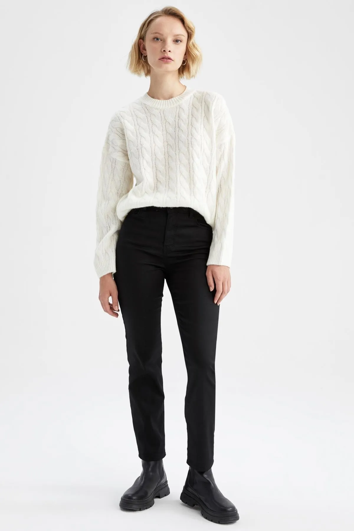 DeFacto  Pullover mit Rundhalsausschnitt in Oversize-Passform