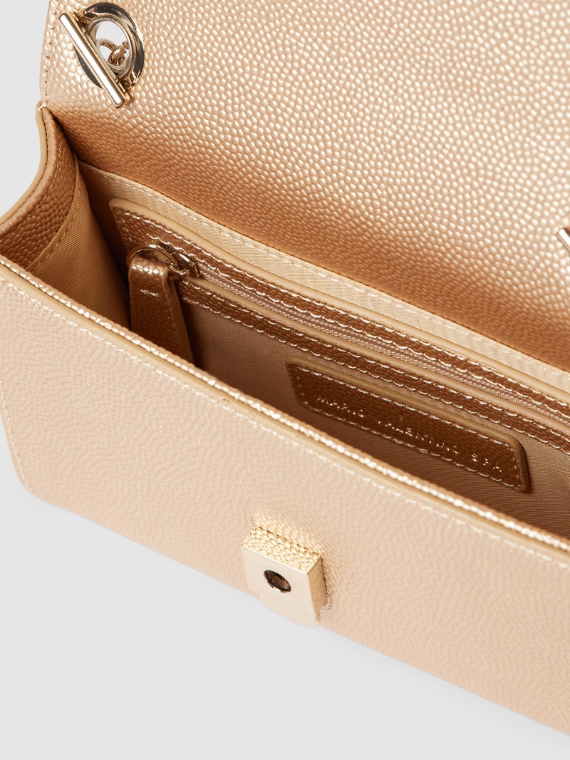 Clutch mit Label-Applikation Modell 'DIVINA' in gold