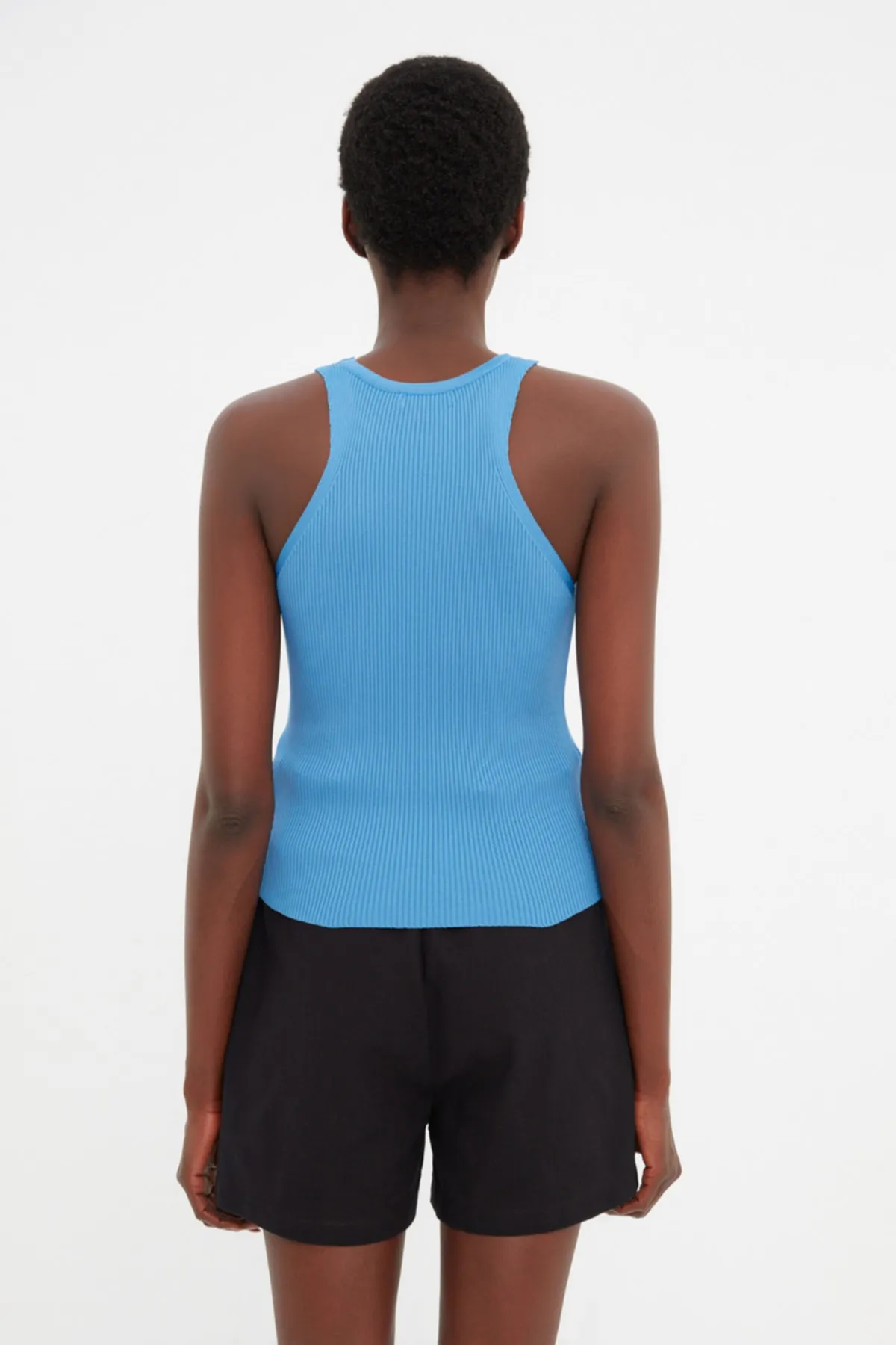 Trendyol Collection  Blaue Basic-Bluse aus geripptem Strick TWOSS21BZ0090