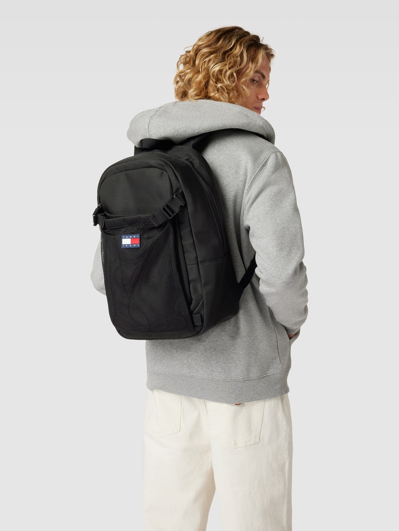 Rucksack mit Label-Patch in schwarz