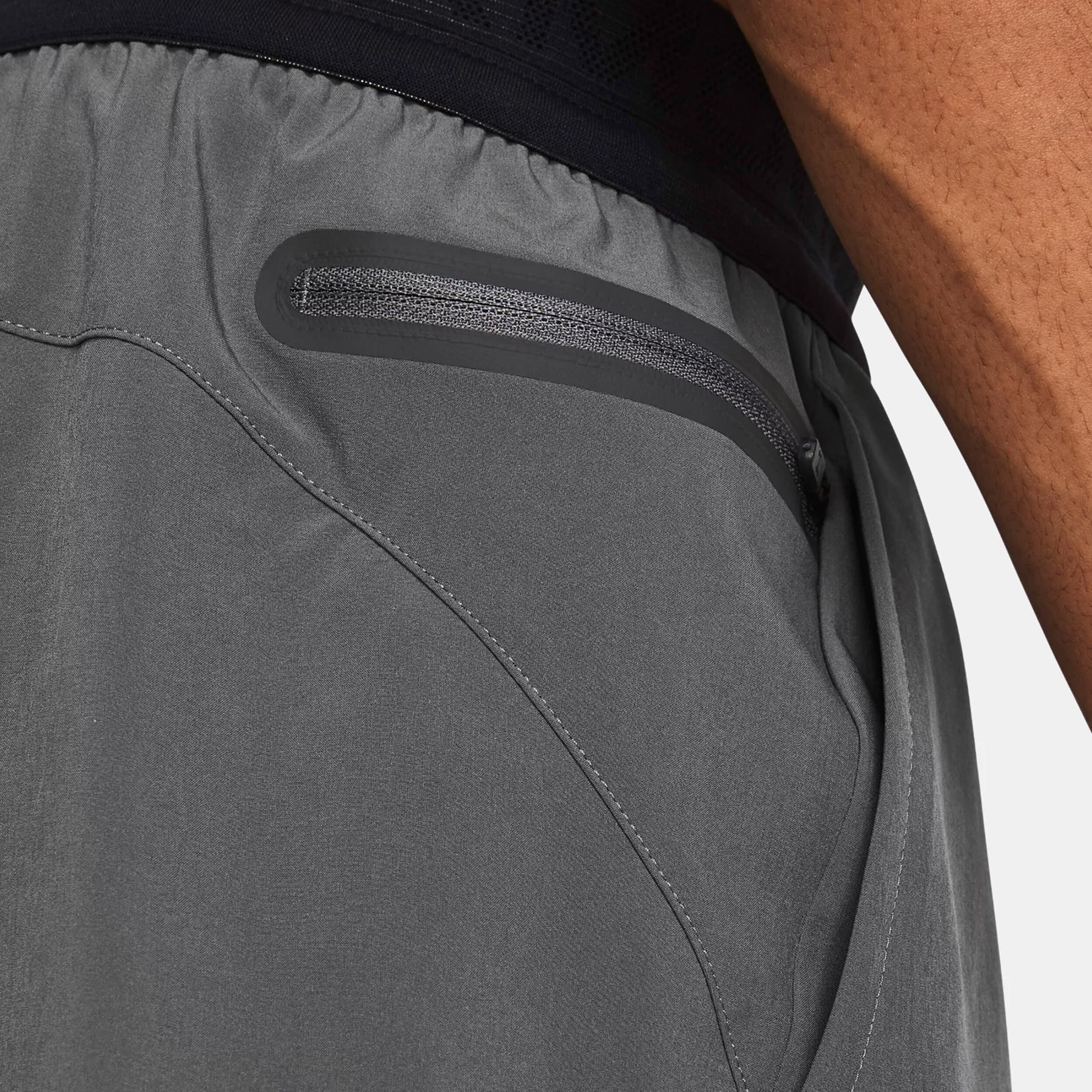 Peak Woven Shorts Herren - Grau
