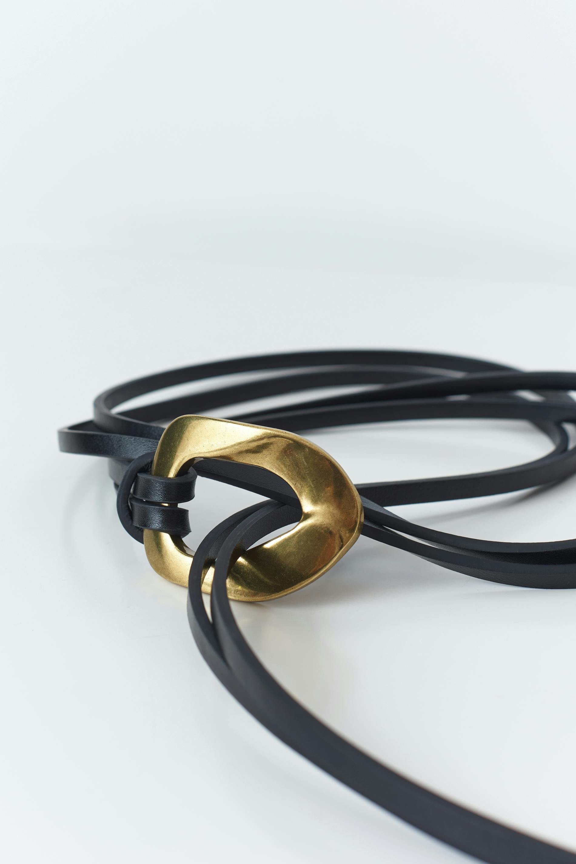 Two strap tie belt