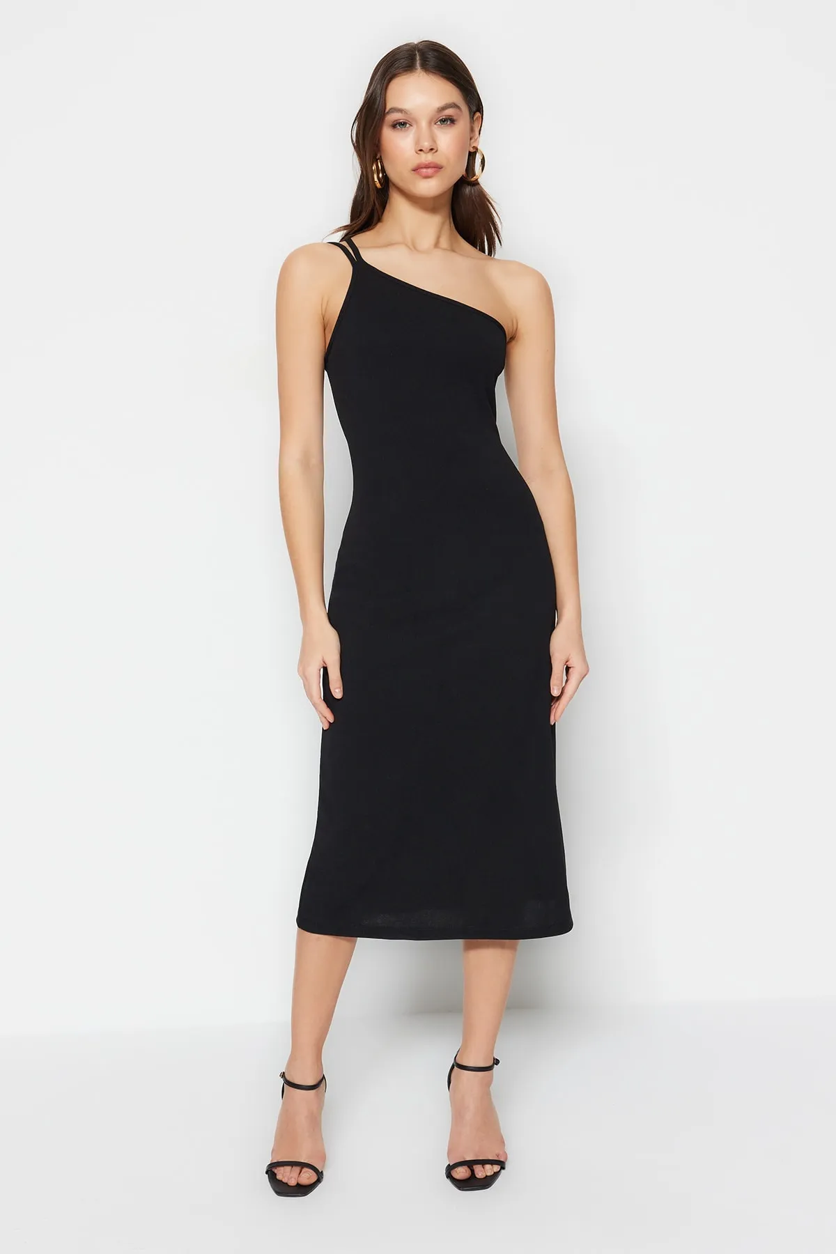 Trendyol Collection  Schwarzes Midi-Strickkleid aus Krepp mit Trägern TWOSS23EL02303