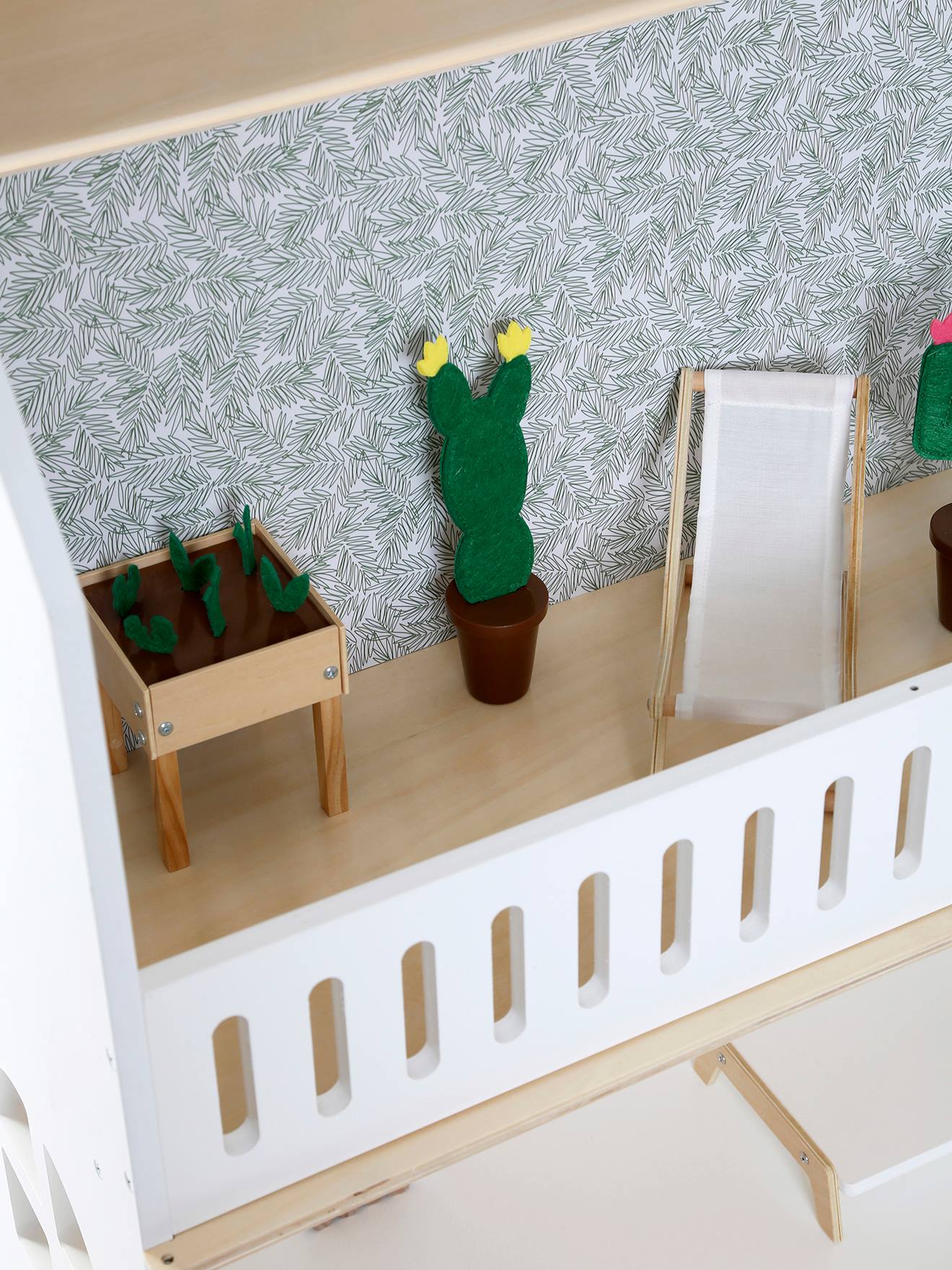 Maison de poupée mannequin Romantique en bois FSC® multicolore