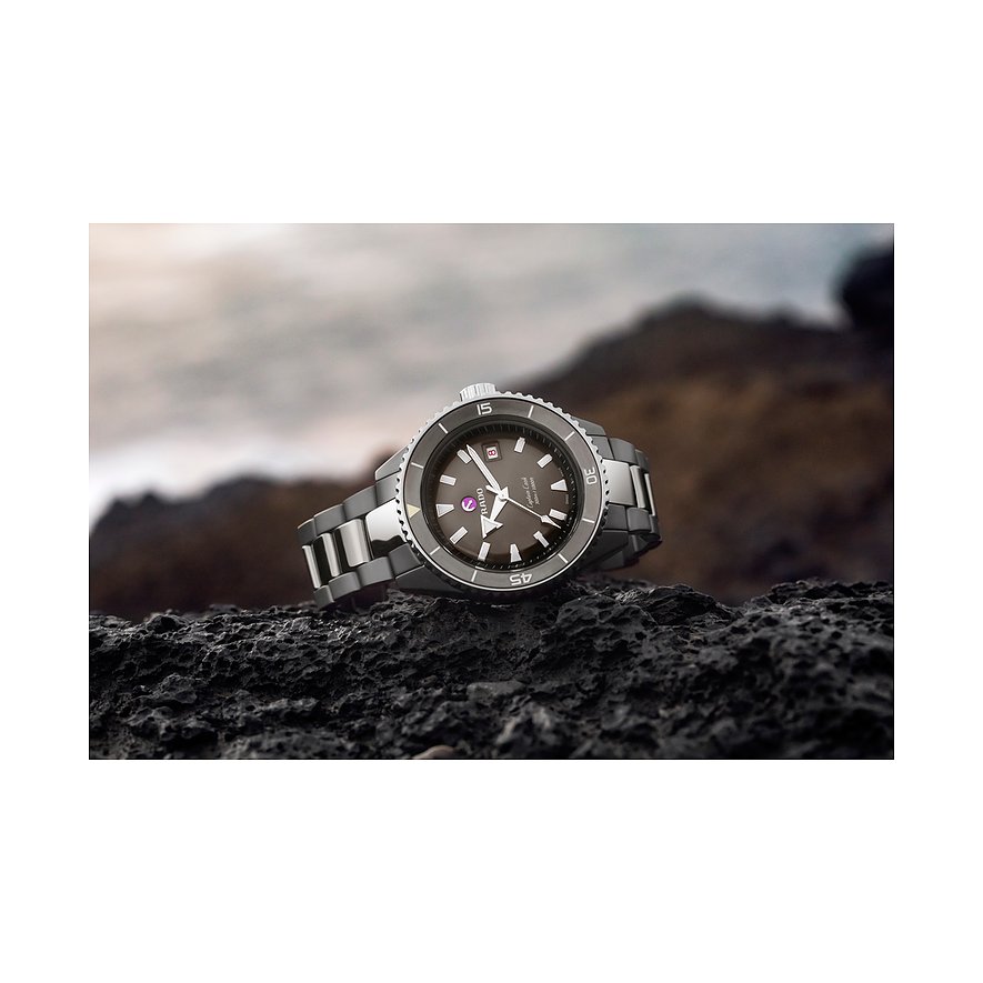 Rado Taucheruhr Captain Cook High-Tech Ceramic