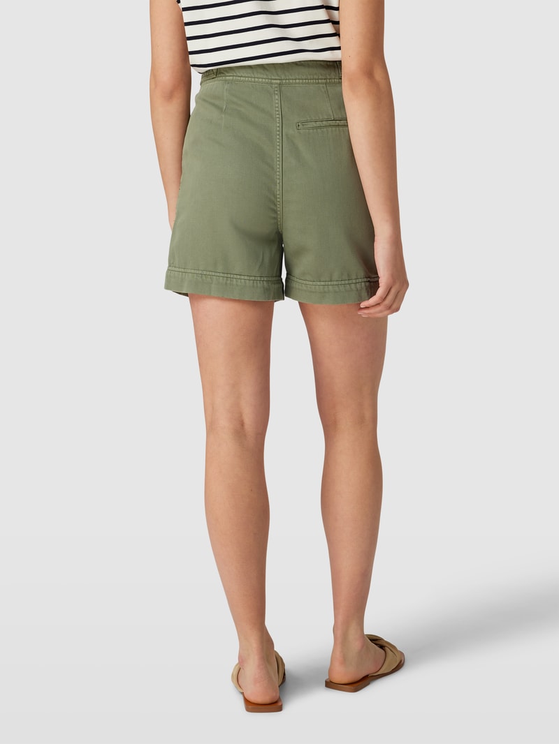 Shorts mit Eingrifftaschen in khaki