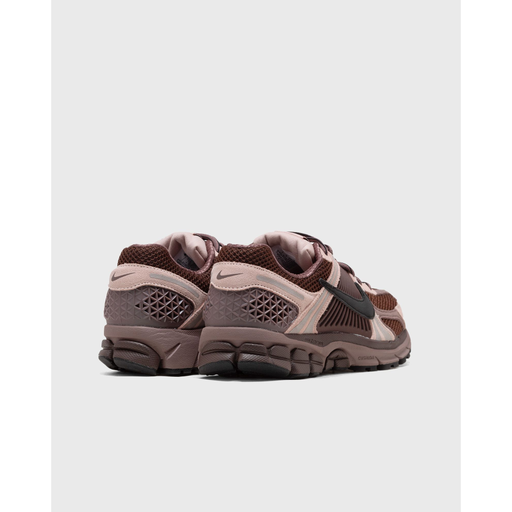 Nike WMNS Zoom Vomero 5 FV1166-200 / braun