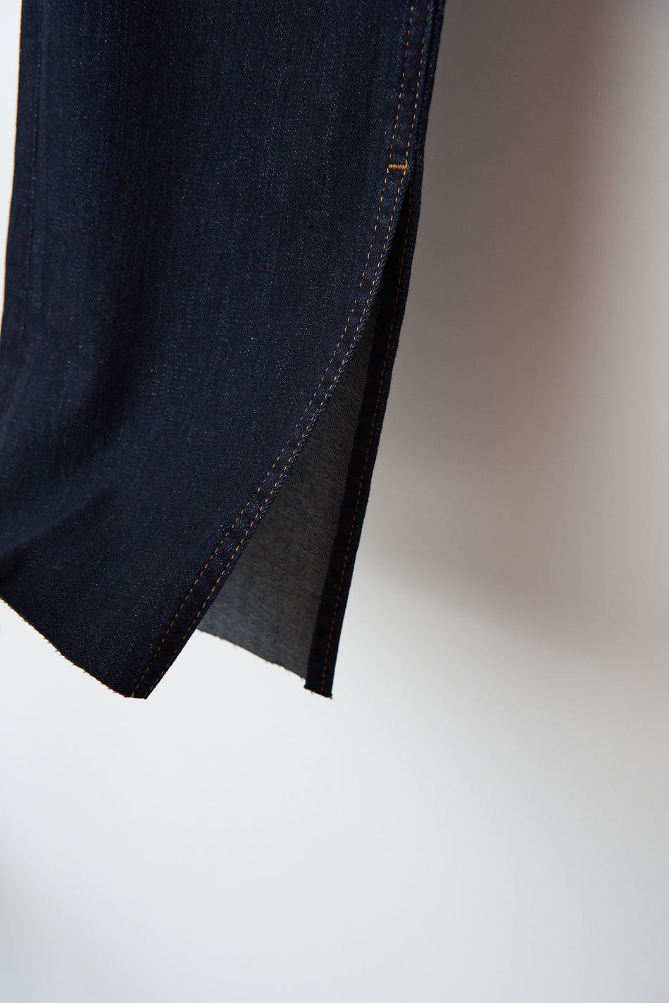 High waist slit jeans