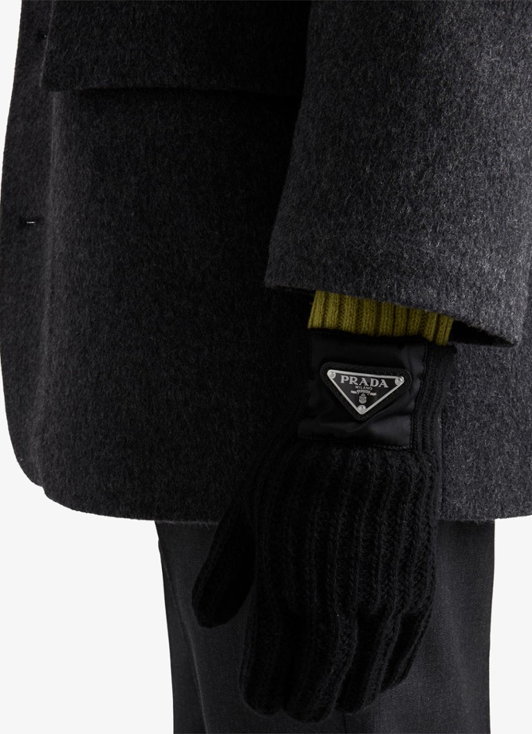Guanti Prada Re-Nylon in maglia grossa e misto cashmere
