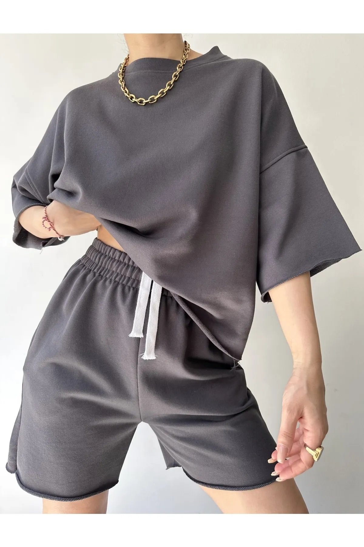 MCLLCTN  Gama Oversize-Shorts-T-Shirt-Set in Anthrazit